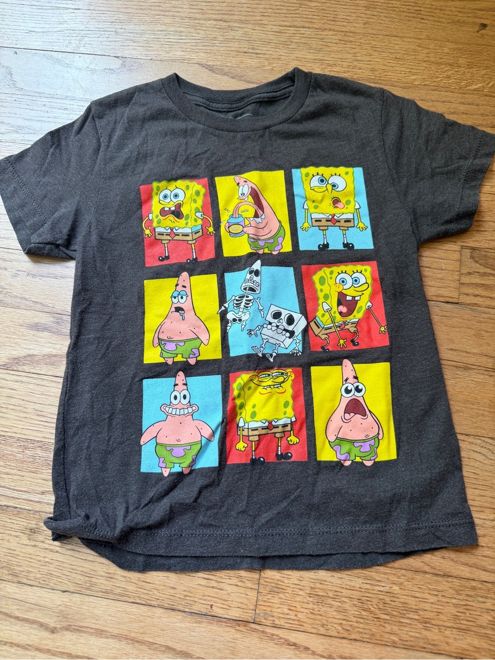 SpongeBob SquarePants Kids Graphic Tee - size XS